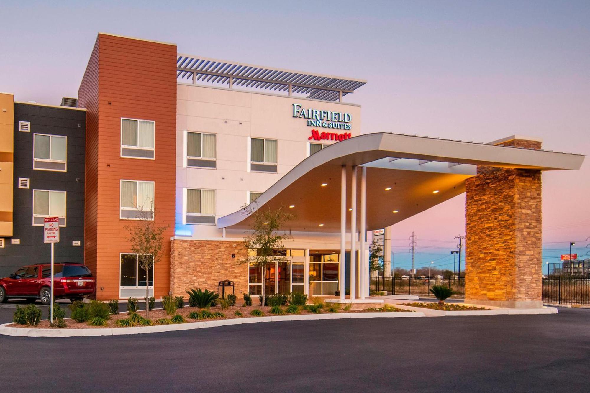 Fairfield Inn & Suites By Marriott San Antonio Brooks City Base Buitenkant foto