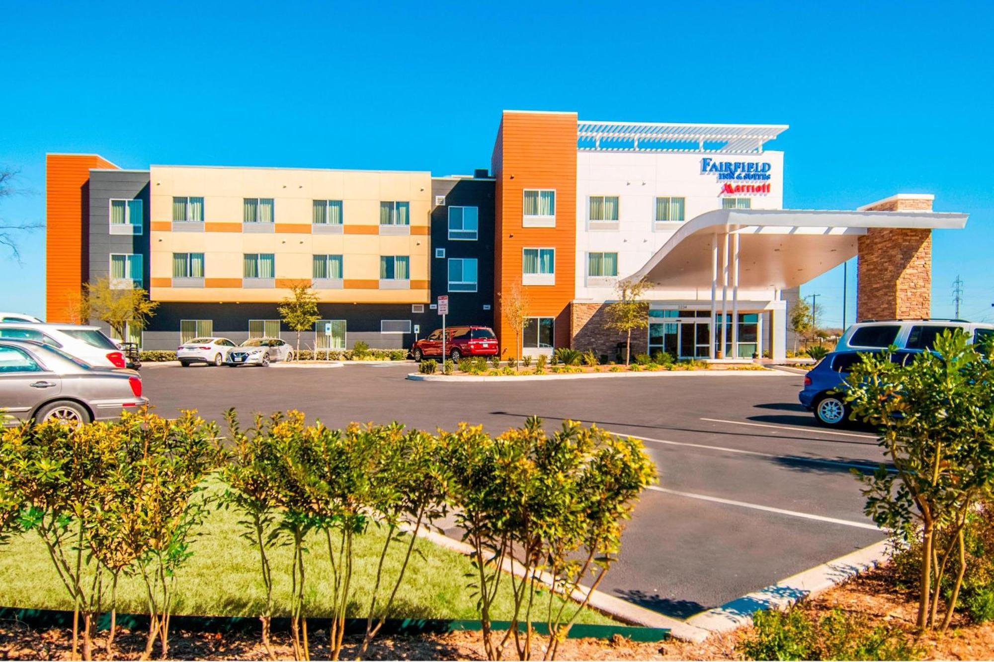 Fairfield Inn & Suites By Marriott San Antonio Brooks City Base Buitenkant foto