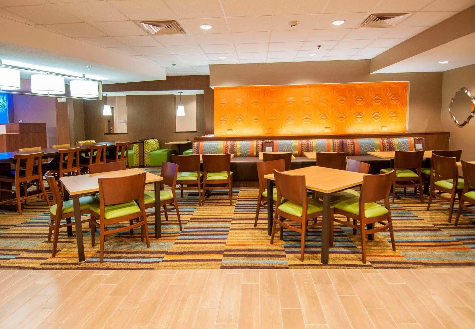 Fairfield Inn & Suites By Marriott San Antonio Brooks City Base Buitenkant foto