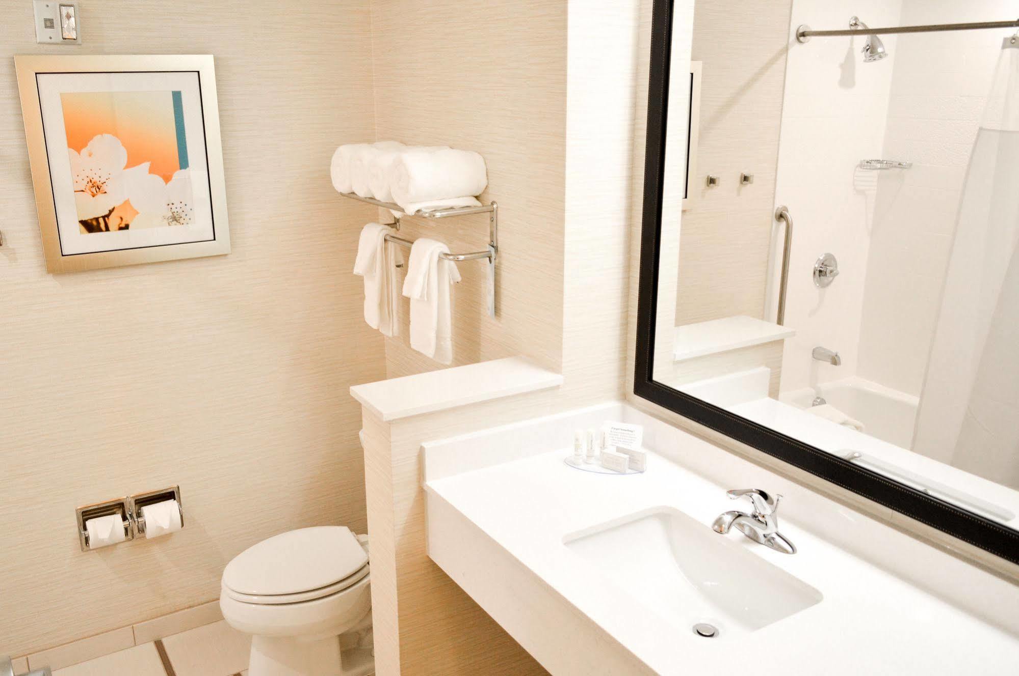Fairfield Inn & Suites By Marriott San Antonio Brooks City Base Buitenkant foto